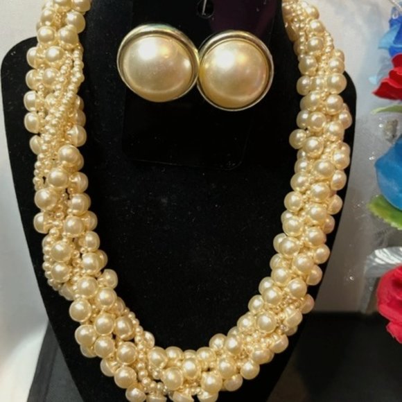 SPG Jewelry - Vintage Twisted Strand Pearl Necklace with Earrings.